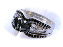 Load image into Gallery viewer, Silver Broken Heart The Circle Remains UnBroken